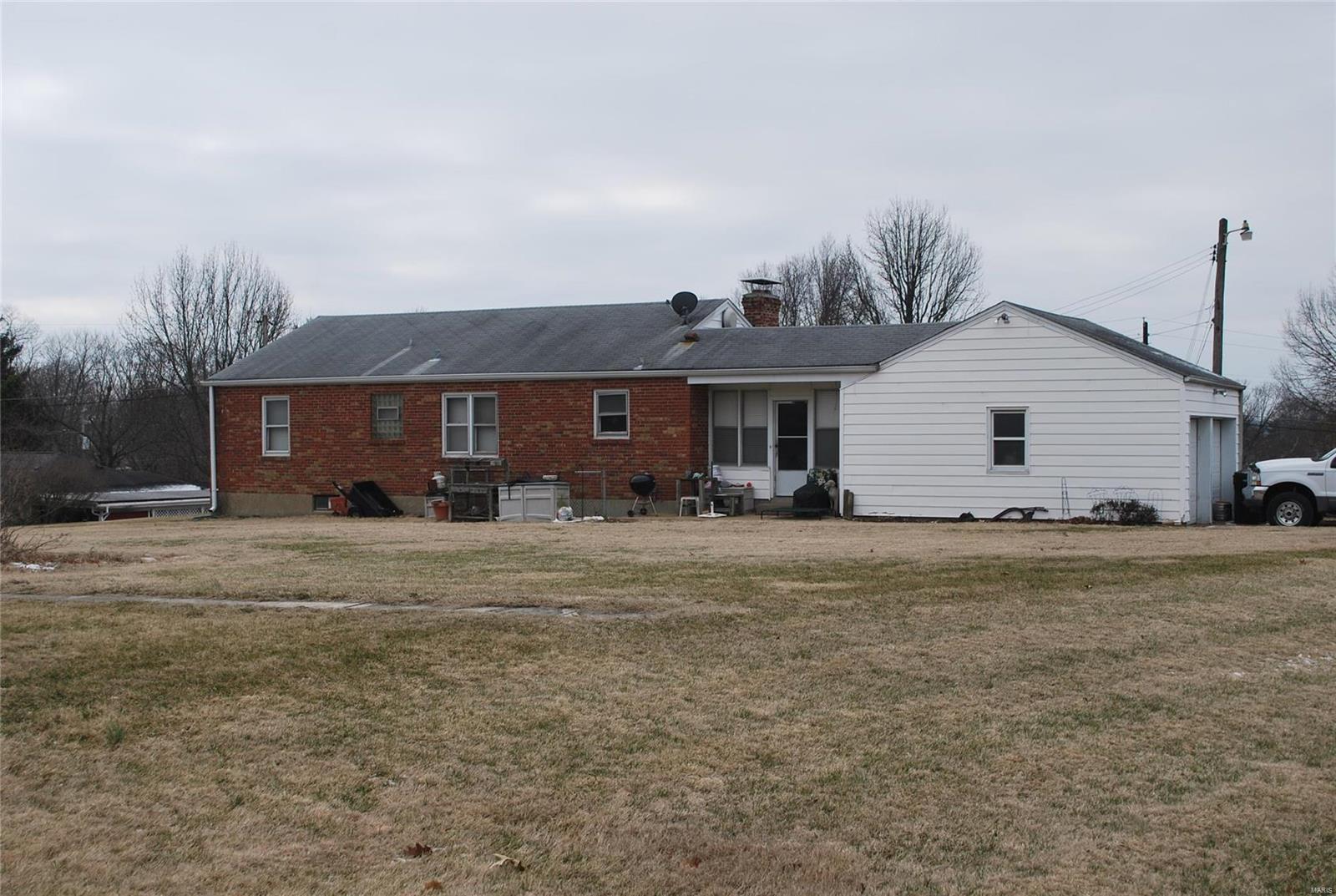 6130 Erb Road St. Louis, MO 63129 - Photo 4 of 11 Gallery Image 4