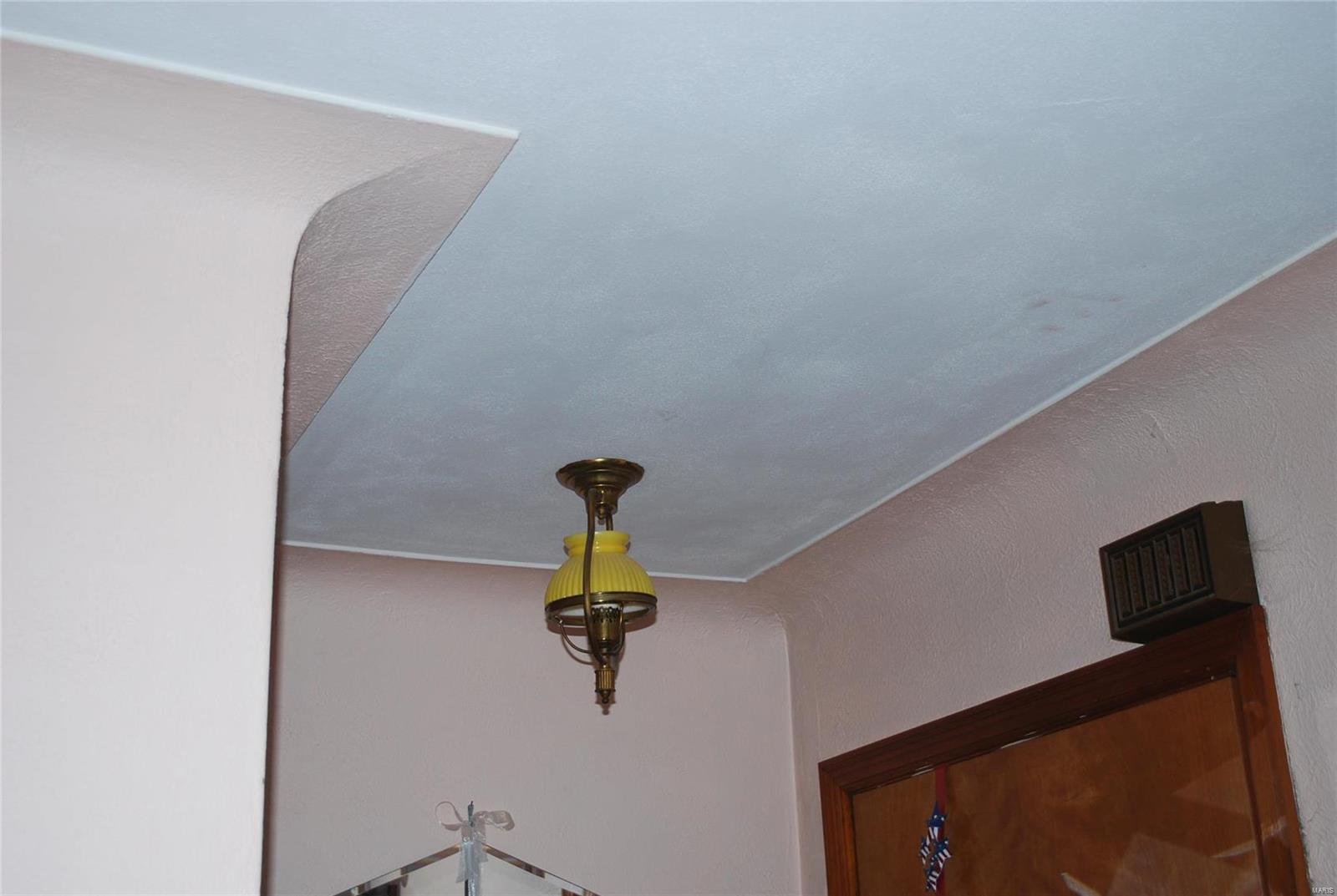 6130 Erb Road St. Louis, MO 63129 - Photo 8 of 11 Gallery Image 8