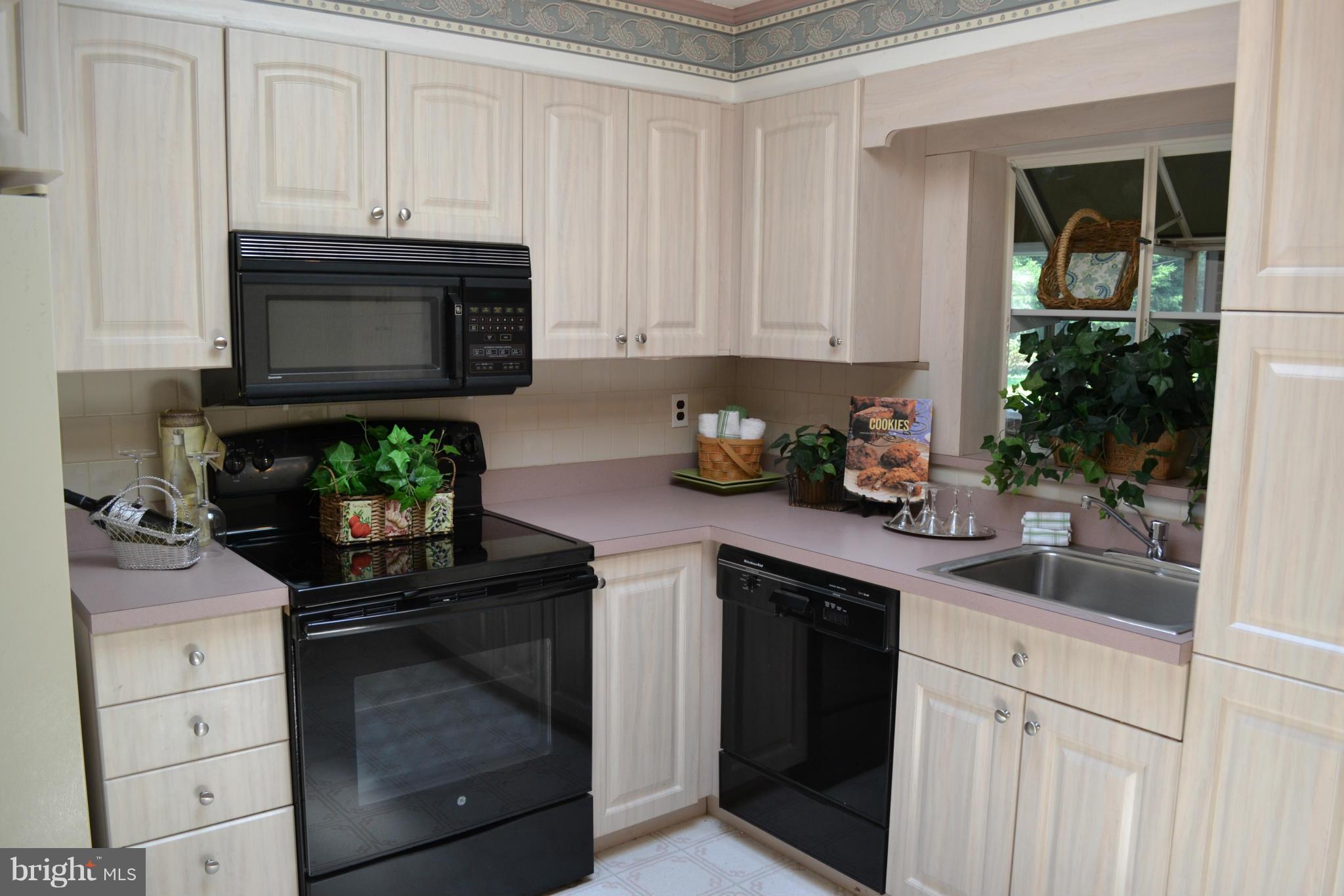 1109 Green Acre Road Towson, MD 21286 - Photo 12 of 30 Kitchen