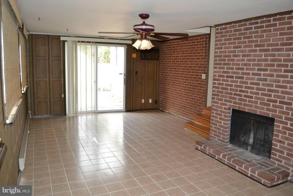 1109 Green Acre Road Towson, MD 21286 - Photo 22 of 30 Family Room
