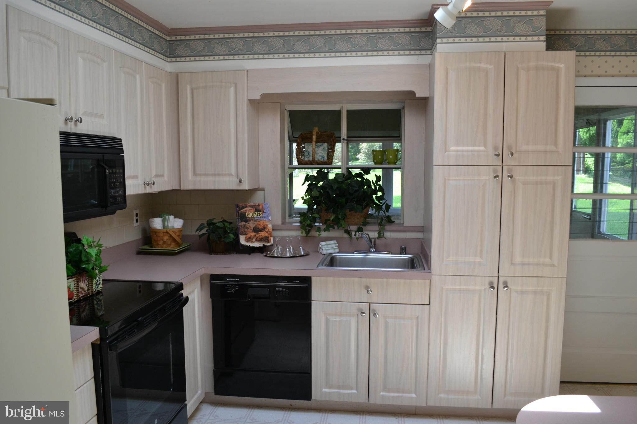 1109 Green Acre Road Towson, MD 21286 - Photo 9 of 30 Kitchen
