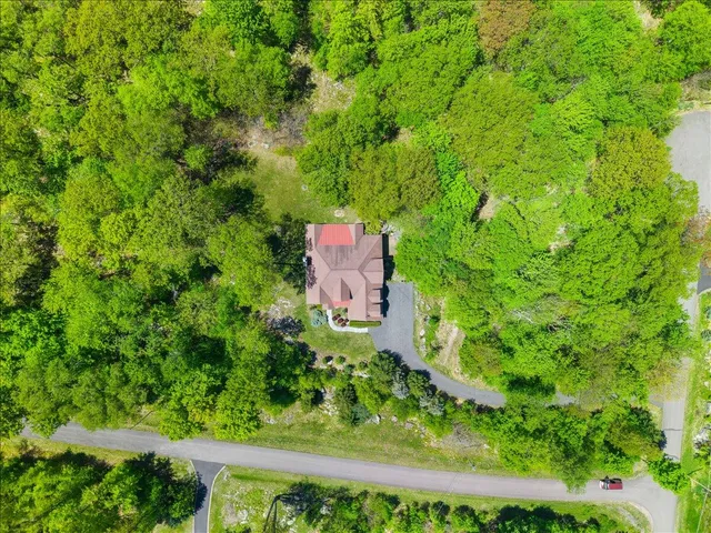 $849,900 | 127 Timber Lake Drive, Canadensis, PA 18325