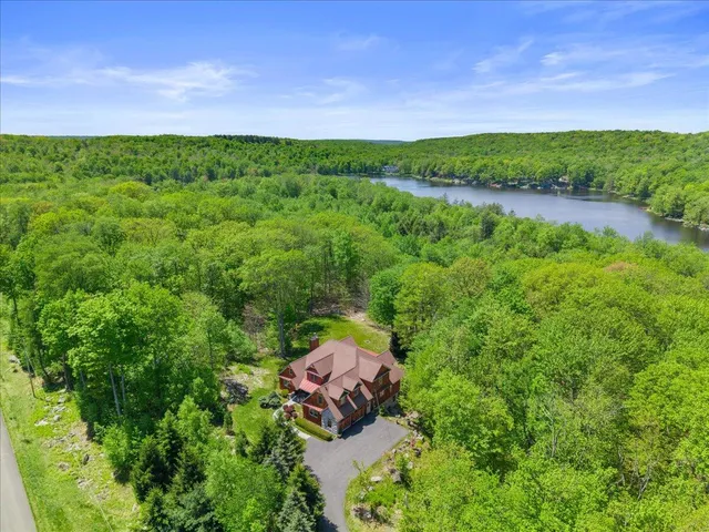 $849,900 | 127 Timber Lake Drive, Canadensis, PA 18325
