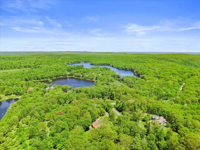 $849,900 | 127 Timber Lake Drive, Canadensis, PA 18325