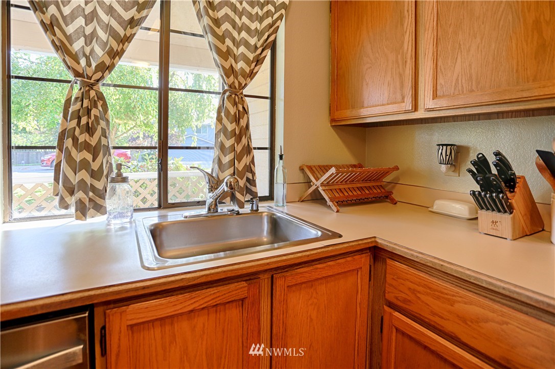 1721 171st Place Southeast Bothell, WA 98012 - Photo 9 of 25 Gallery Image 9