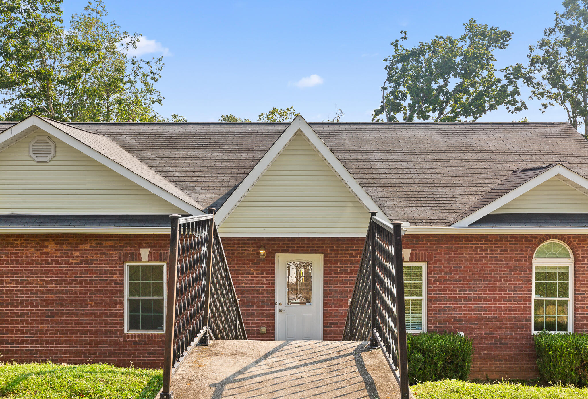 3806 Brock Road Chattanooga, TN 37421 - Photo 2 of 39 Front