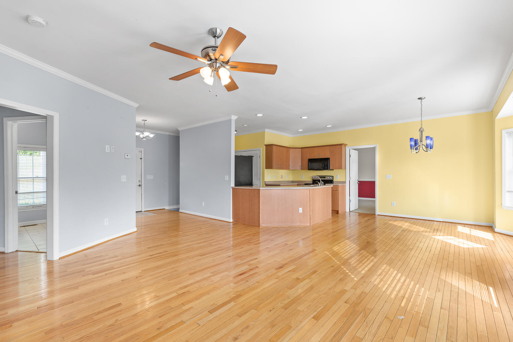 3806 Brock Road Chattanooga, TN 37421 - Photo 11 of 39 Living - Kitchen - Dining