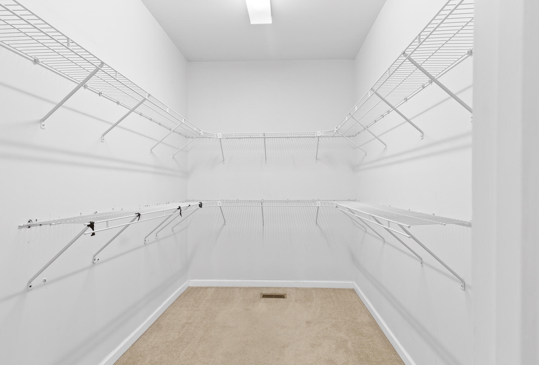 3806 Brock Road Chattanooga, TN 37421 - Photo 22 of 39 Master Bedroom Closet