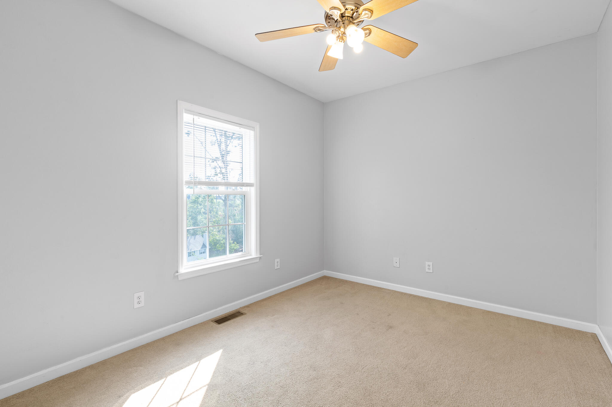 3806 Brock Road Chattanooga, TN 37421 - Photo 26 of 39 Bedroom 2