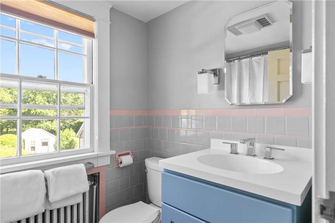 248 Wyatt Road Middletown, RI 02842 - Photo 37 of 50 Second Floor Full Bathroom