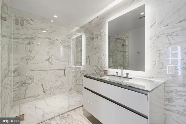 $995,000 | 1781 North Pierce Street, Unit 303, Arlington, VA 22209