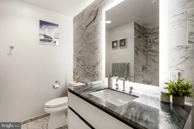 $995,000 | 1781 North Pierce Street, Unit 303, Arlington, VA 22209