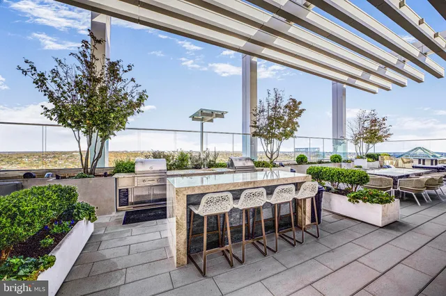 $995,000 | 1781 North Pierce Street, Unit 303, Arlington, VA 22209