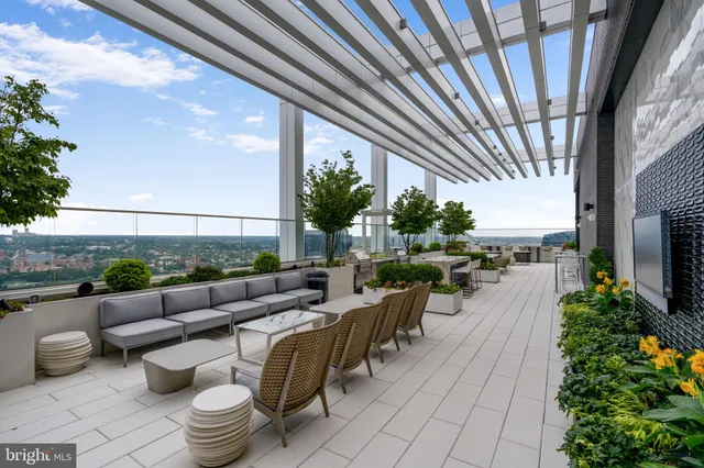 $995,000 | 1781 North Pierce Street, Unit 303, Arlington, VA 22209