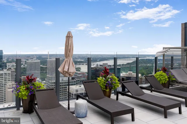 $995,000 | 1781 North Pierce Street, Unit 303, Arlington, VA 22209