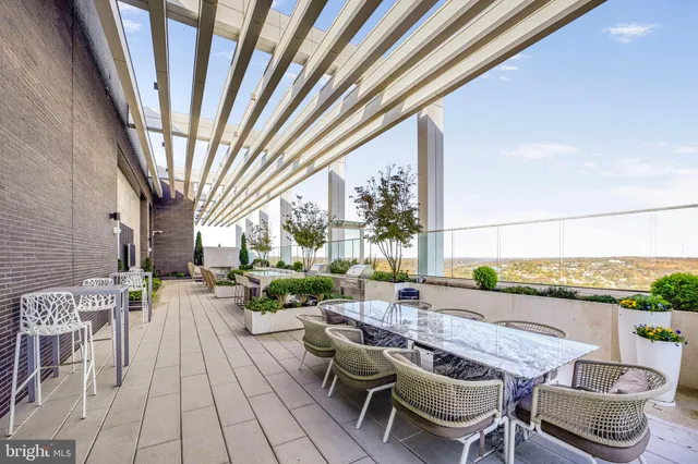 $995,000 | 1781 North Pierce Street, Unit 303, Arlington, VA 22209