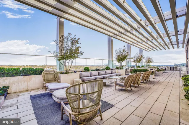 $995,000 | 1781 North Pierce Street, Unit 303, Arlington, VA 22209