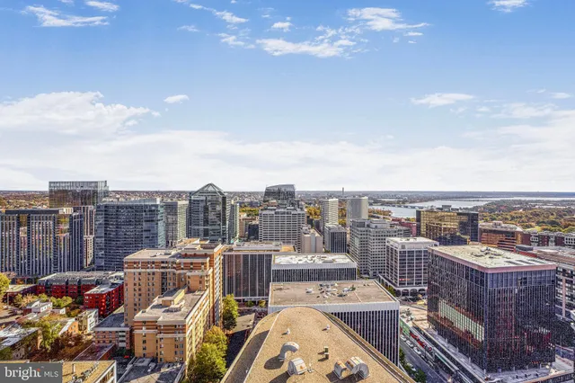 $995,000 | 1781 North Pierce Street, Unit 303, Arlington, VA 22209