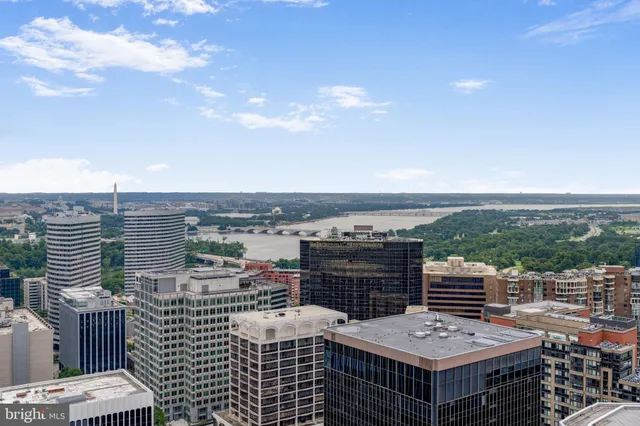 $995,000 | 1781 North Pierce Street, Unit 303, Arlington, VA 22209