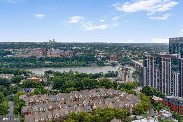 $995,000 | 1781 North Pierce Street, Unit 303, Arlington, VA 22209