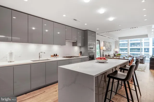 $995,000 | 1781 North Pierce Street, Unit 303, Arlington, VA 22209