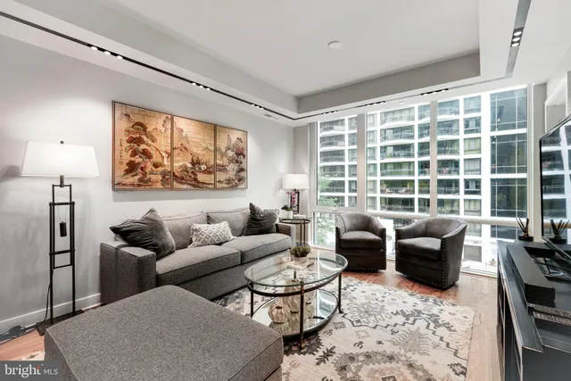 $995,000 | 1781 North Pierce Street, Unit 303, Arlington, VA 22209