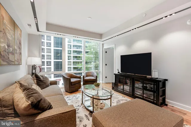 $995,000 | 1781 North Pierce Street, Unit 303, Arlington, VA 22209