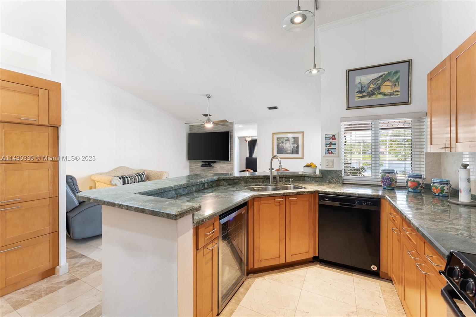 8520 Ardoch Road Miami Lakes, FL 33016 - Photo 11 of 41 Gallery Image 11
