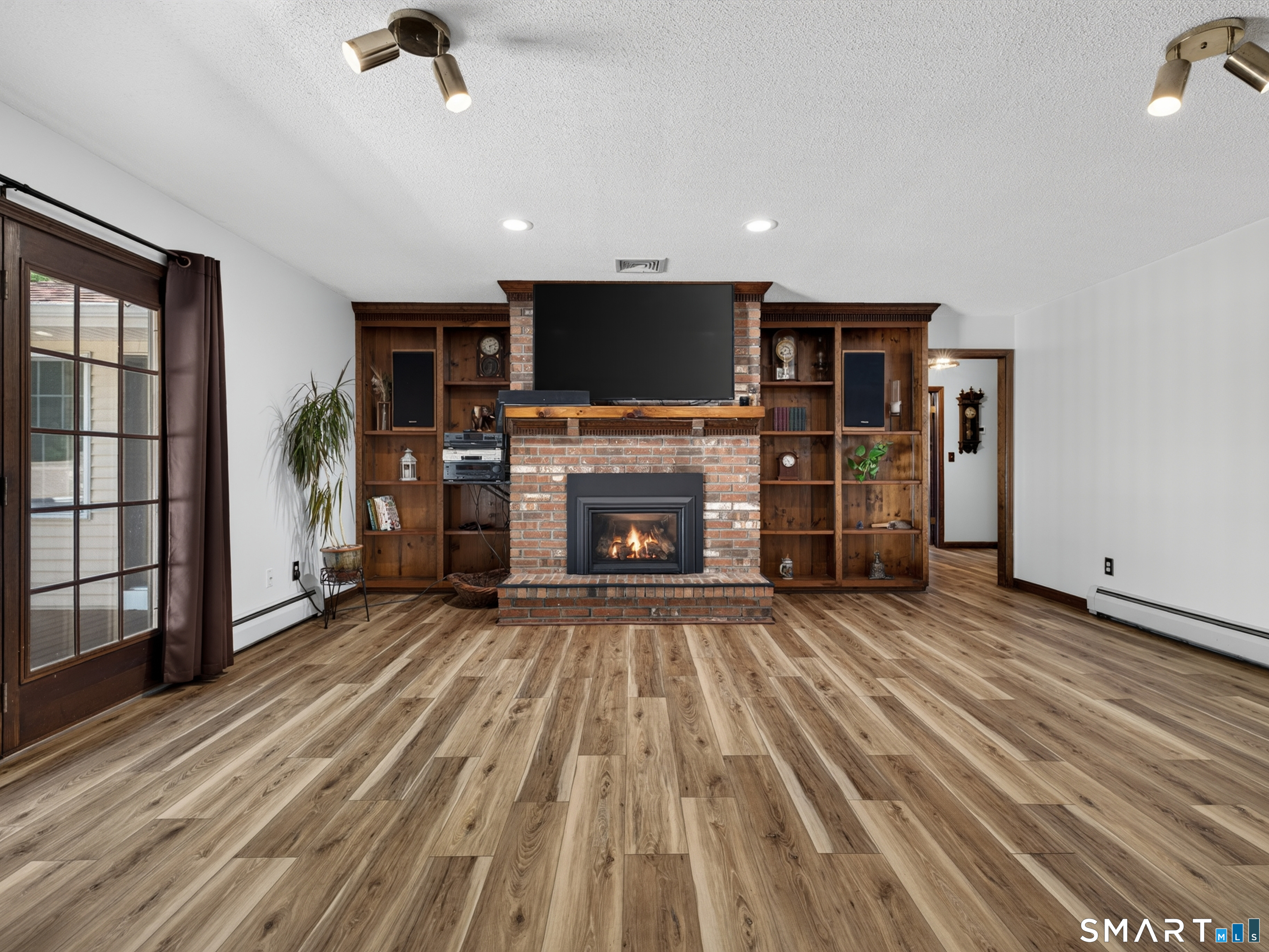 269 Black Hill Road Plainfield, CT 06374 - Photo 7 of 40