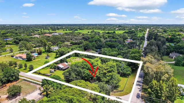 a view of yard with seating area and yard