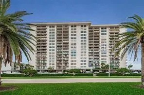 $2,700 | 400 Island Way, Unit 309, Clearwater Beach, FL 33767