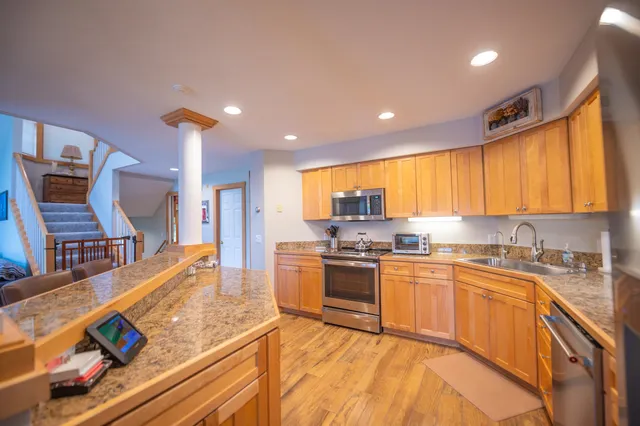 $925,000 | 9 D Dover Springs Lane, West Dover, VT 05356