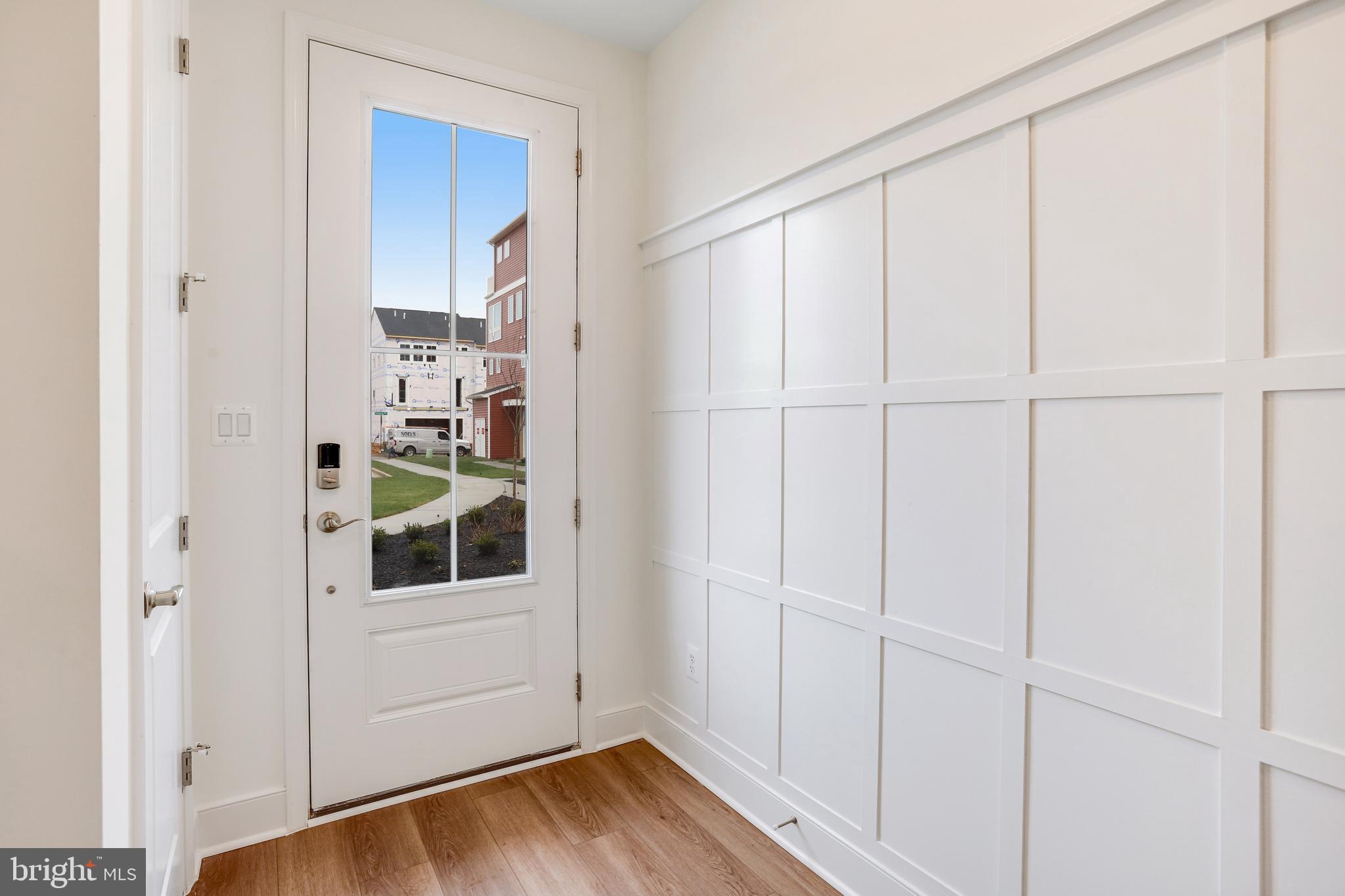 SAMPLE PHOTOS ONLY -- FOYER