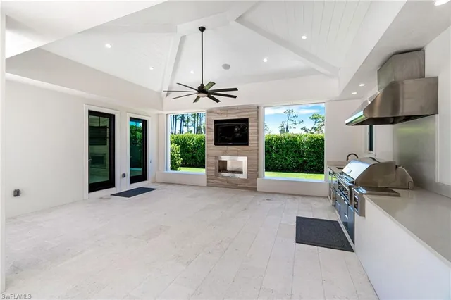$6,995,000 | 171 North Street, Naples, FL 34108