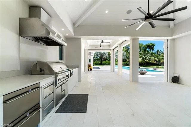 $6,995,000 | 171 North Street, Naples, FL 34108