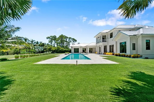 $6,995,000 | 171 North Street, Naples, FL 34108