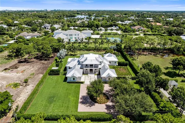 $6,995,000 | 171 North Street, Naples, FL 34108
