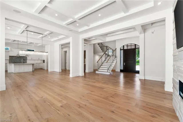 $6,995,000 | 171 North Street, Naples, FL 34108