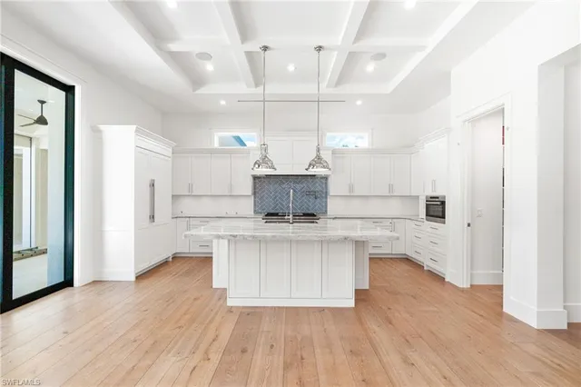 $6,995,000 | 171 North Street, Naples, FL 34108