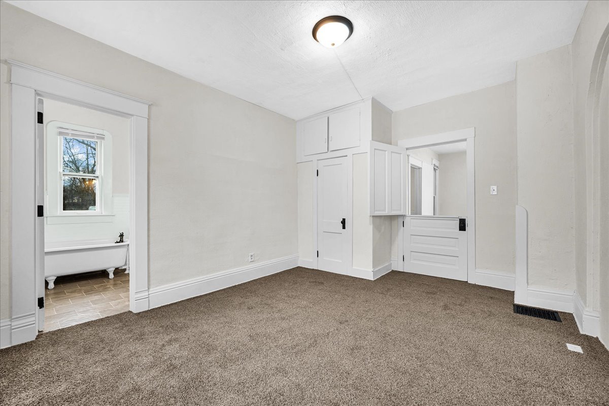 449 North 3rd Avenue Canton, IL 61520 - Photo 13 of 28 a view of empty room