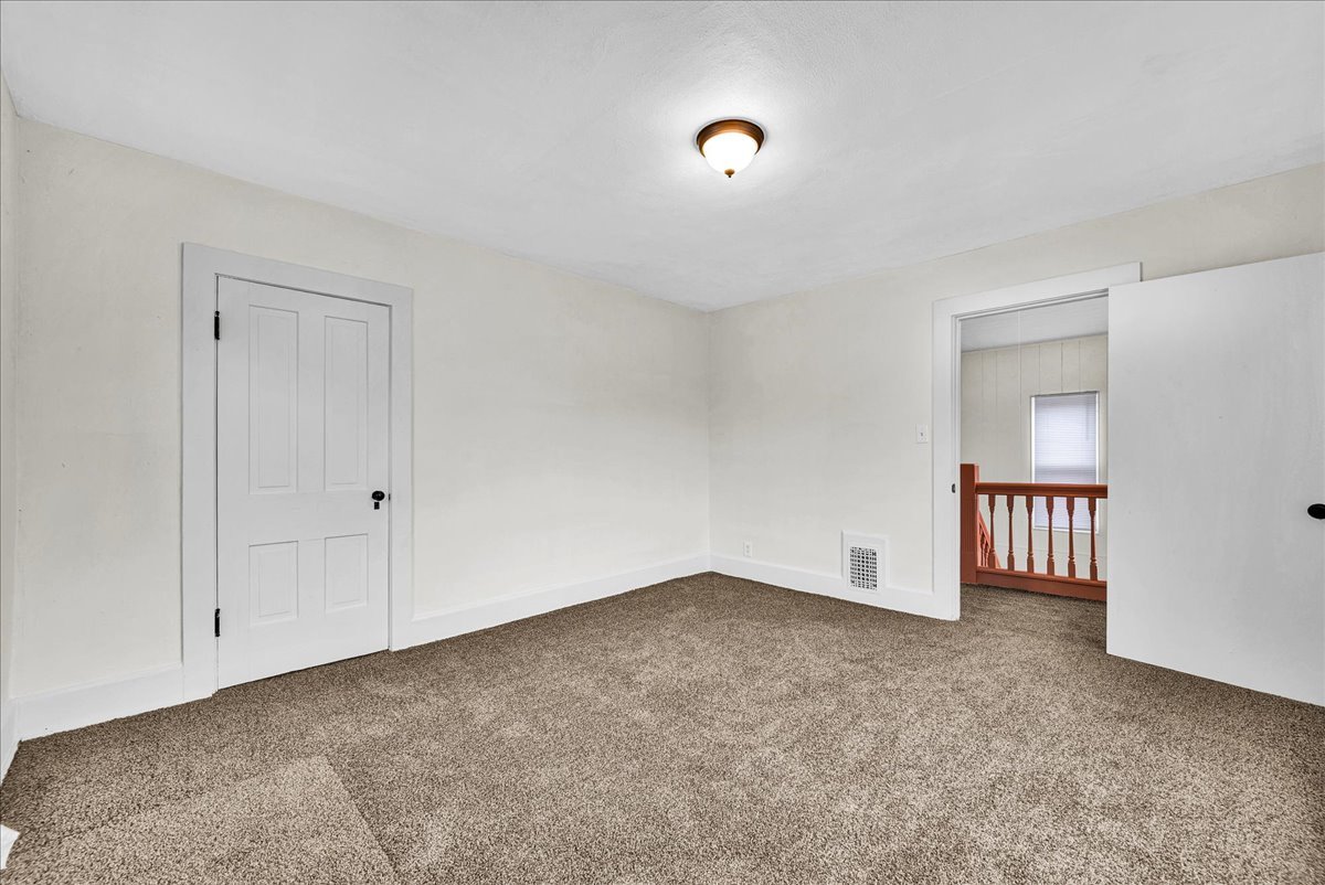 449 North 3rd Avenue Canton, IL 61520 - Photo 16 of 28 a view of an empty room