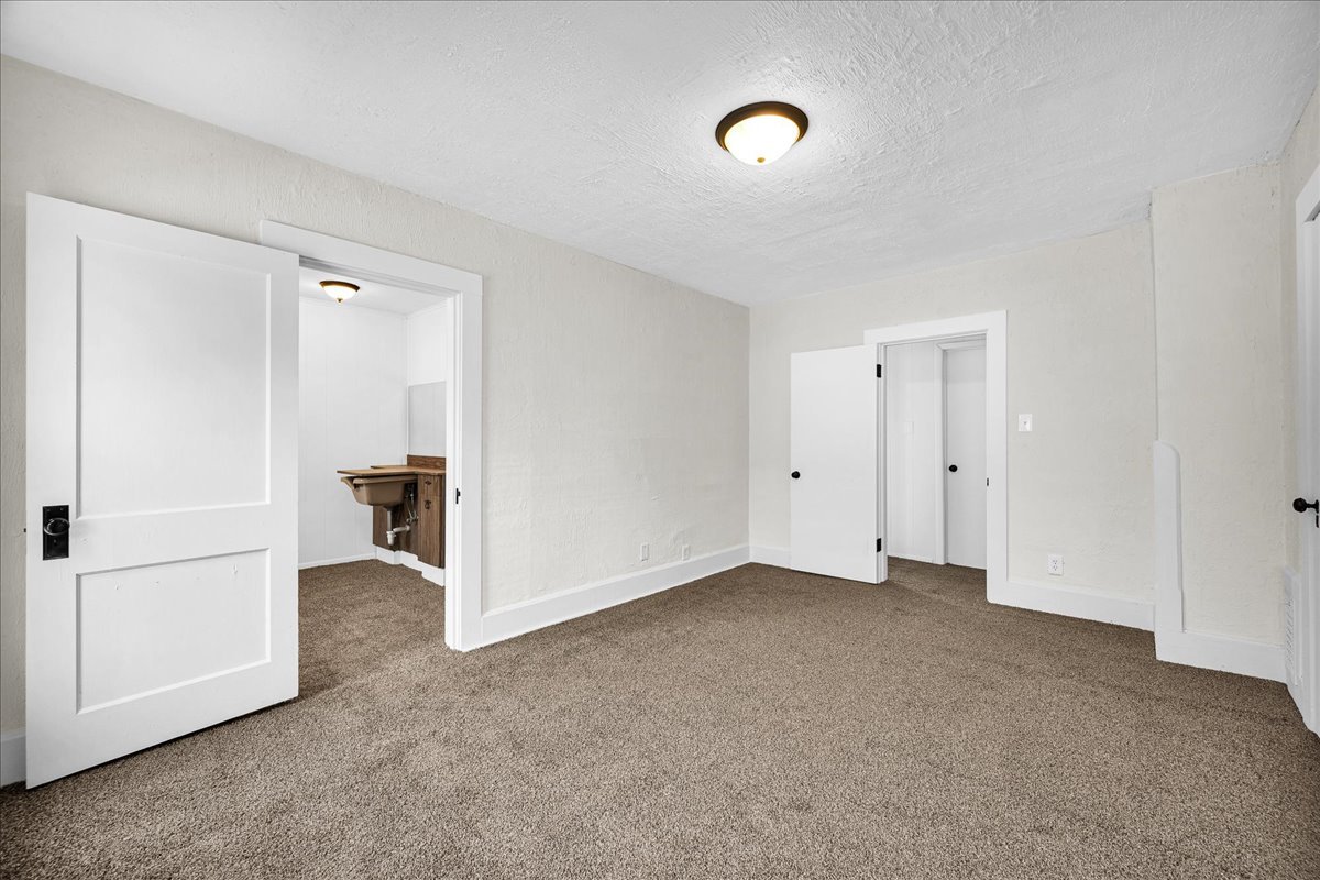 449 North 3rd Avenue Canton, IL 61520 - Photo 18 of 28 a view of an empty room