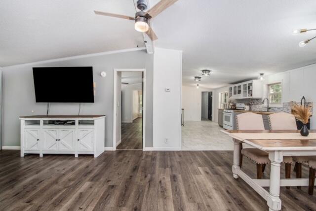 7034 Frontenac Road Indian River, MI 49749 - Photo 5 of 22 Gallery Image 5