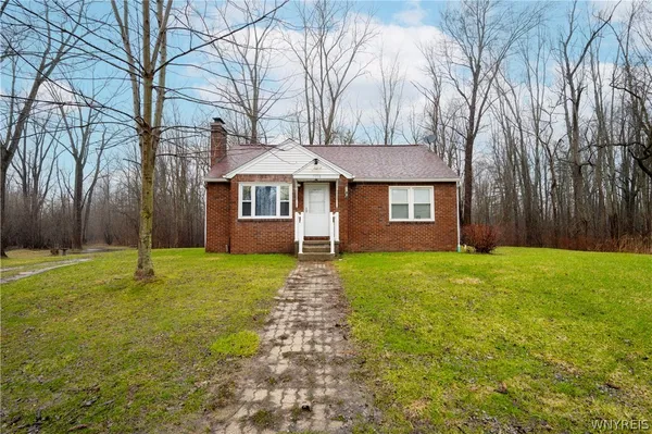 $369,000 | 5074 Millersport Highway, Amherst, NY 14228