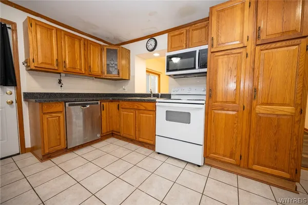 $369,000 | 5074 Millersport Highway, Amherst, NY 14228