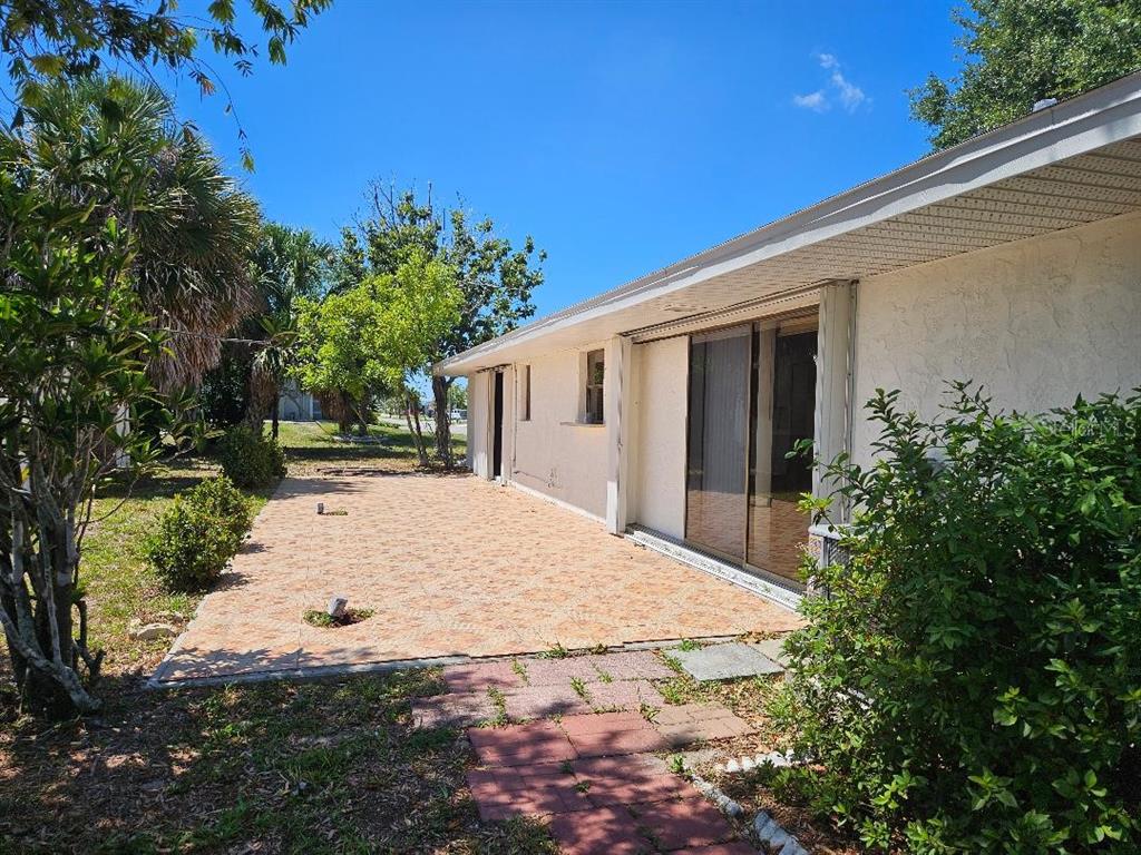 355 Spring Lake Boulevard Northwest Port Charlotte, FL 33952 - Photo 37 of 43