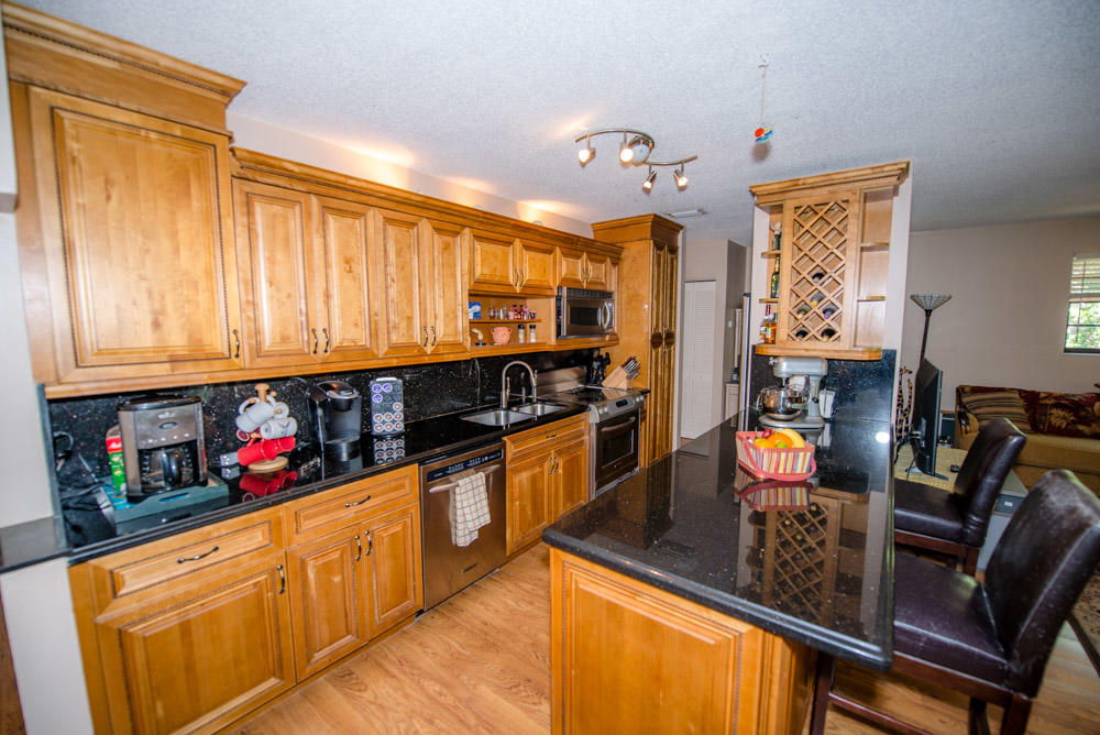 180 Coral Road Islamorada, FL 33036 - Photo 13 of 28 Kitchen