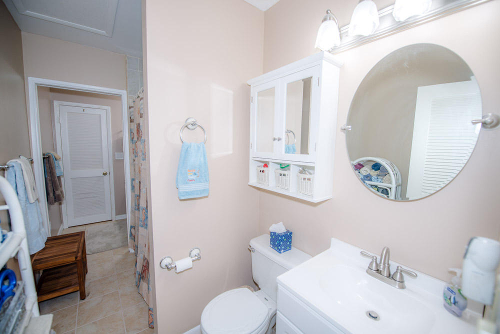 180 Coral Road Islamorada, FL 33036 - Photo 22 of 28 Bathroom