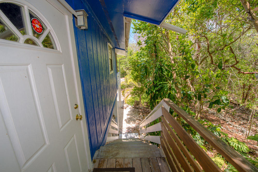180 Coral Road Islamorada, FL 33036 - Photo 9 of 28 Entrance