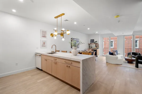 $2,350,000 | 51 North Margin Street, Unit 2, Boston, MA 02113